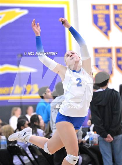 Thumbnail 2 in Xavier College Prep vs. Los Alamitos (Durango Fall Classic) photogallery.