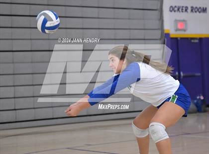 Thumbnail 2 in Xavier College Prep vs. Los Alamitos (Durango Fall Classic) photogallery.