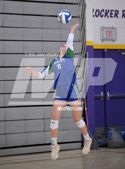 Thumbnail 2 in Xavier College Prep vs. Los Alamitos (Durango Fall Classic) photogallery.