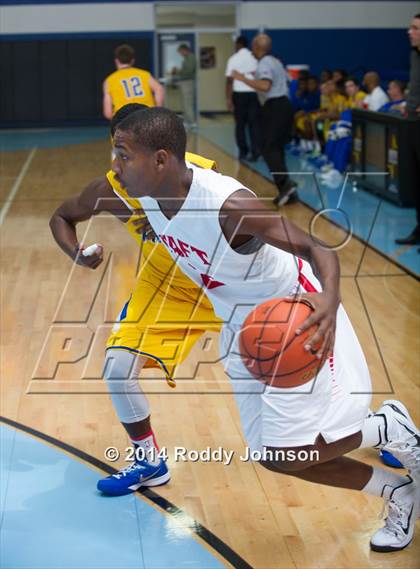 Thumbnail 2 in Channelview vs. Taft (McDonald's Texas Invitational) photogallery.