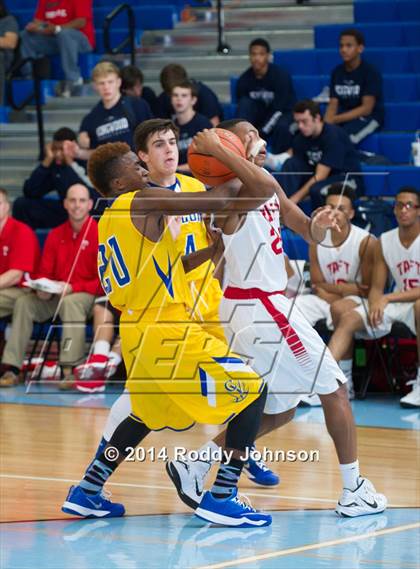 Thumbnail 3 in Channelview vs. Taft (McDonald's Texas Invitational) photogallery.
