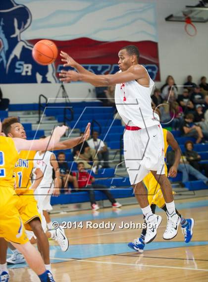 Thumbnail 1 in Channelview vs. Taft (McDonald's Texas Invitational) photogallery.