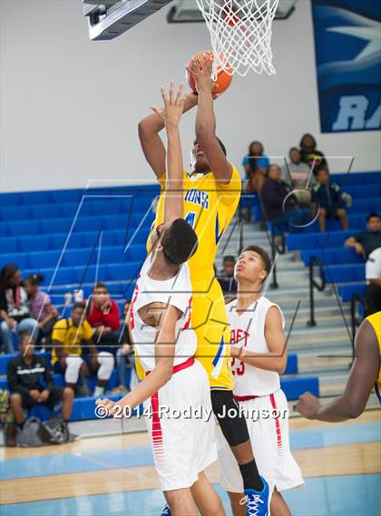 Thumbnail 1 in Channelview vs. Taft (McDonald's Texas Invitational) photogallery.