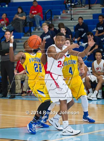 Thumbnail 1 in Channelview vs. Taft (McDonald's Texas Invitational) photogallery.