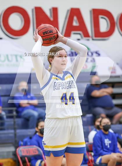 Thumbnail 3 in St. Michael vs. Fort Thomas (AIA 1A Semifinal) photogallery.
