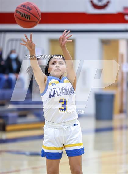 Thumbnail 1 in St. Michael vs. Fort Thomas (AIA 1A Semifinal) photogallery.