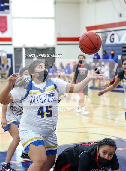 Thumbnail 2 in St. Michael vs. Fort Thomas (AIA 1A Semifinal) photogallery.