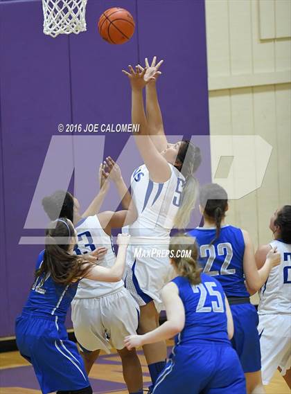 Thumbnail 3 in New Braunfels vs Del Rio (Boerne ISD Tournament) photogallery.