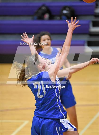 Thumbnail 2 in New Braunfels vs Del Rio (Boerne ISD Tournament) photogallery.