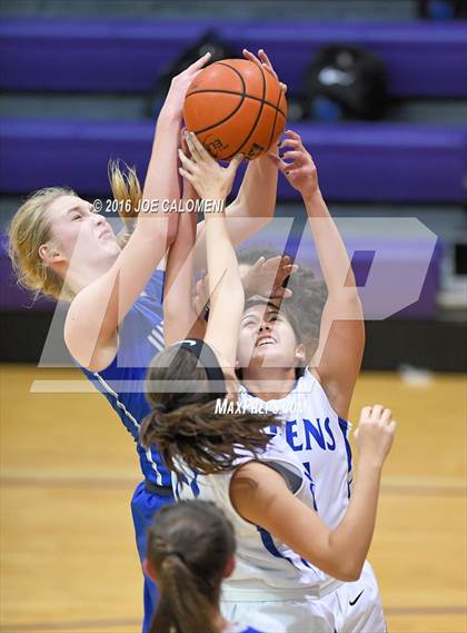 Thumbnail 3 in New Braunfels vs Del Rio (Boerne ISD Tournament) photogallery.