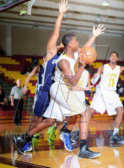 Thumbnail 2 in College Park vs. Fort Bend Marshall (McDonald's Texas Invitational) photogallery.