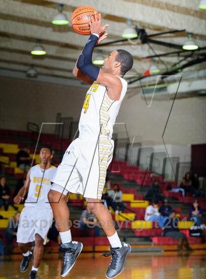 Thumbnail 1 in College Park vs. Fort Bend Marshall (McDonald's Texas Invitational) photogallery.