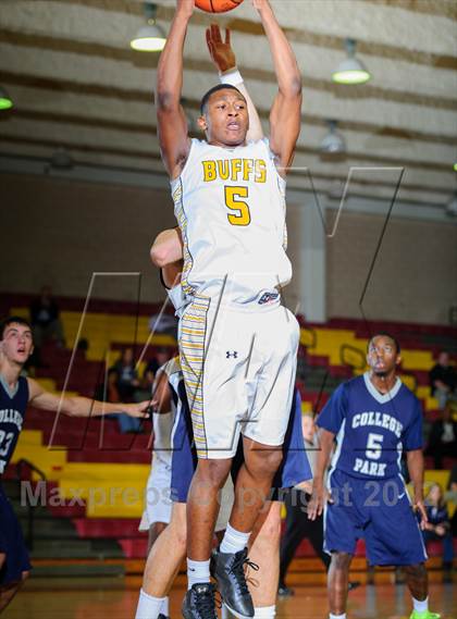Thumbnail 1 in College Park vs. Fort Bend Marshall (McDonald's Texas Invitational) photogallery.