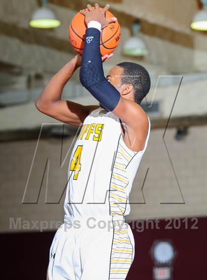 Thumbnail 1 in College Park vs. Fort Bend Marshall (McDonald's Texas Invitational) photogallery.