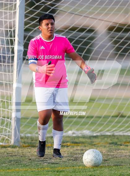 Thumbnail 2 in Highland vs. Mira Monte (CIF CS D3 Quarterfinal) photogallery.