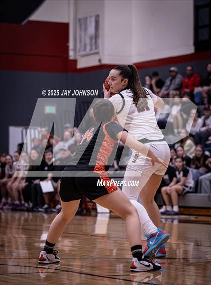 Thumbnail 1 in Crater @ South Albany photogallery.