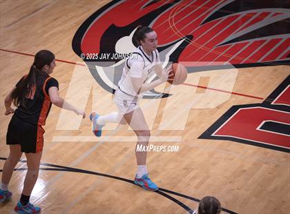 Thumbnail 1 in Crater @ South Albany photogallery.