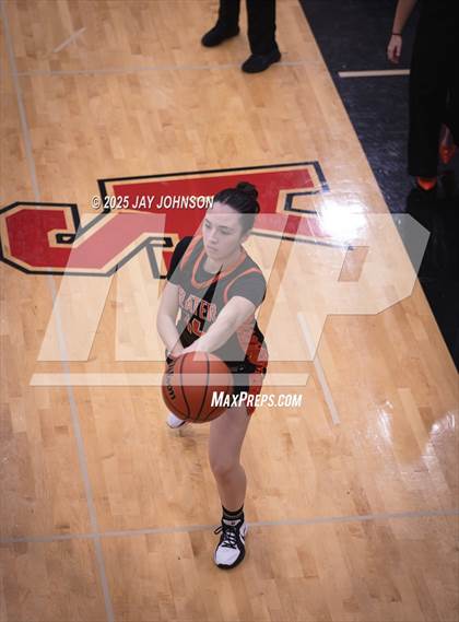 Thumbnail 1 in Crater @ South Albany photogallery.