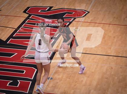 Thumbnail 3 in Crater @ South Albany photogallery.