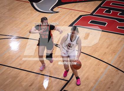 Thumbnail 2 in Crater @ South Albany photogallery.