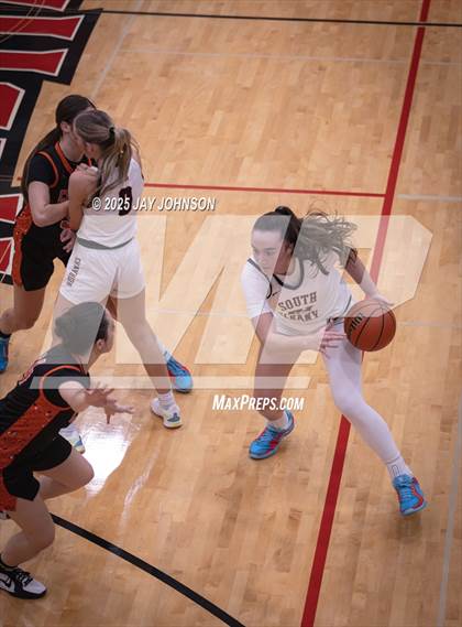 Thumbnail 3 in Crater @ South Albany photogallery.