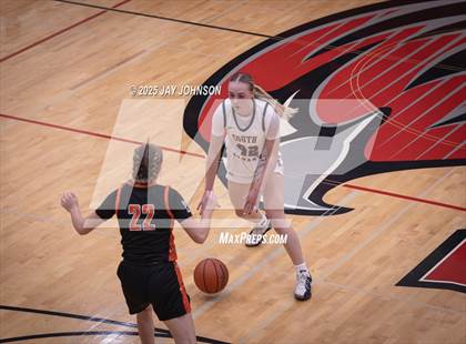 Thumbnail 2 in Crater @ South Albany photogallery.