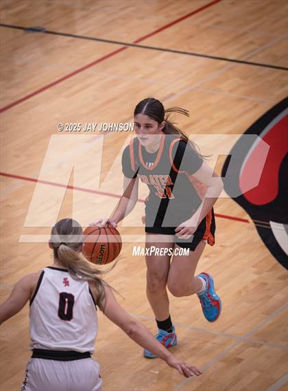 Thumbnail 3 in Crater @ South Albany photogallery.