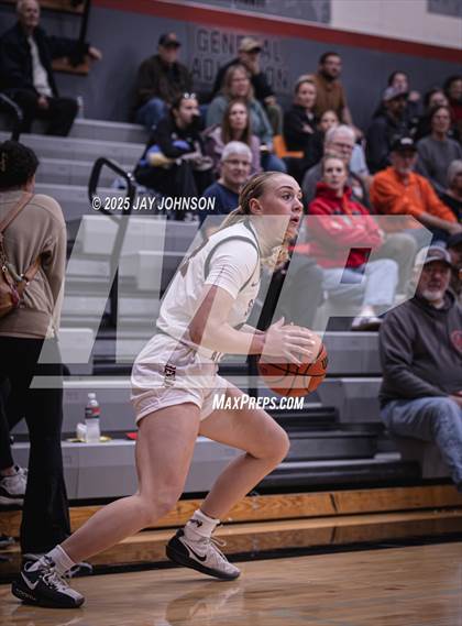 Thumbnail 2 in Crater @ South Albany photogallery.