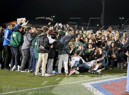 Thumbnail 2 in De La Salle vs. San Ramon Valley (CIF NCS D1 Final) photogallery.
