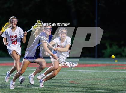 Thumbnail 3 in Wilton vs. New Canaan photogallery.