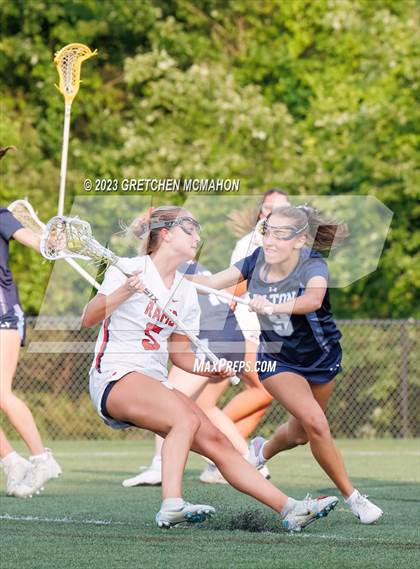 Thumbnail 3 in Wilton vs. New Canaan photogallery.