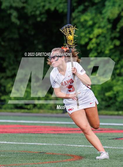 Thumbnail 3 in Wilton vs. New Canaan photogallery.
