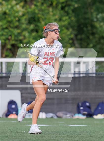 Thumbnail 3 in Wilton vs. New Canaan photogallery.