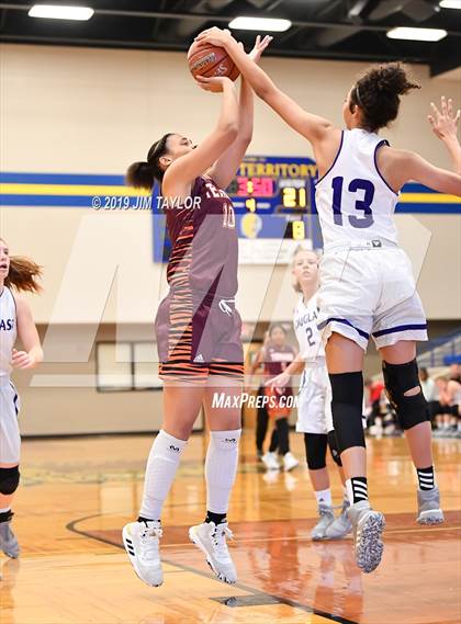 Thumbnail 1 in Tenaha vs Douglass (Lipan HD Howard Classic) photogallery.