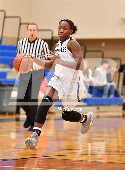 Thumbnail 2 in Tenaha vs Douglass (Lipan HD Howard Classic) photogallery.
