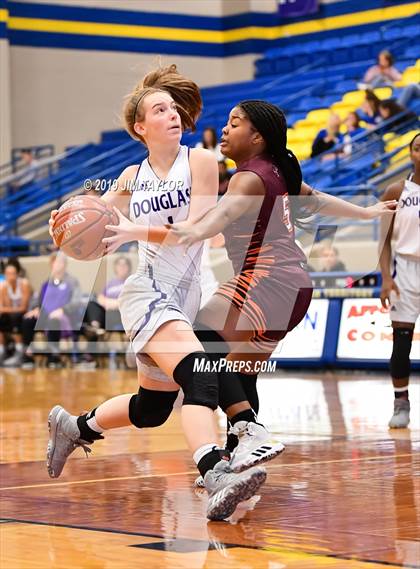 Thumbnail 3 in Tenaha vs Douglass (Lipan HD Howard Classic) photogallery.