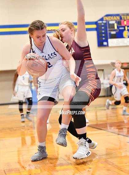 Thumbnail 2 in Tenaha vs Douglass (Lipan HD Howard Classic) photogallery.
