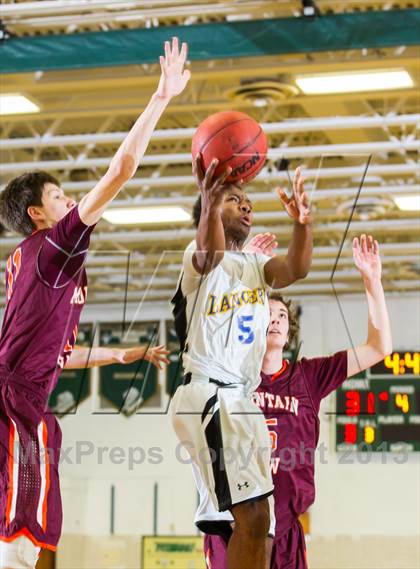 Thumbnail 1 in Mountain View vs Lee (Joe Cascio Holiday Classic) photogallery.