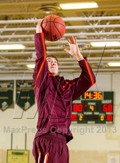 Thumbnail 1 in Mountain View vs Lee (Joe Cascio Holiday Classic) photogallery.