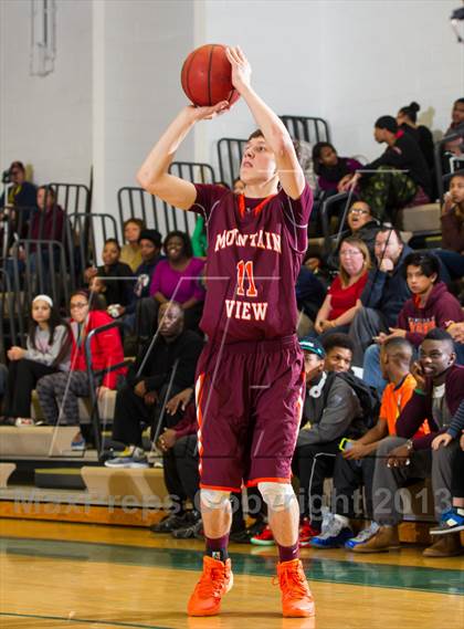 Thumbnail 2 in Mountain View vs Lee (Joe Cascio Holiday Classic) photogallery.