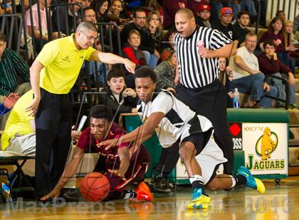 Thumbnail 2 in Mountain View vs Lee (Joe Cascio Holiday Classic) photogallery.