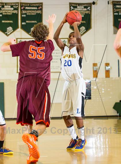 Thumbnail 1 in Mountain View vs Lee (Joe Cascio Holiday Classic) photogallery.