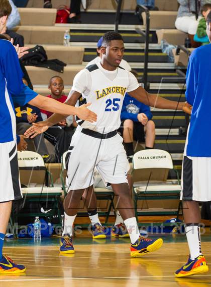 Thumbnail 3 in Mountain View vs Lee (Joe Cascio Holiday Classic) photogallery.
