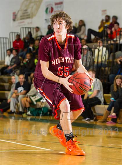 Thumbnail 1 in Mountain View vs Lee (Joe Cascio Holiday Classic) photogallery.