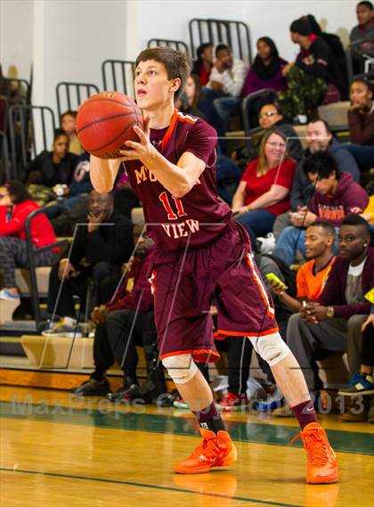 Thumbnail 3 in Mountain View vs Lee (Joe Cascio Holiday Classic) photogallery.