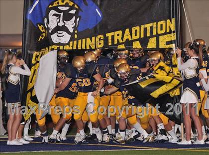 Thumbnail 3 in Manatee vs. St. Thomas Aquinas (FHSAA 5A Semifinal) photogallery.
