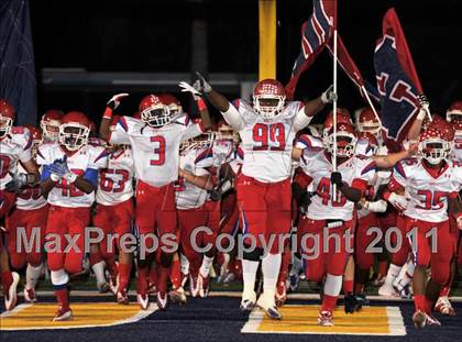Thumbnail 3 in Manatee vs. St. Thomas Aquinas (FHSAA 5A Semifinal) photogallery.