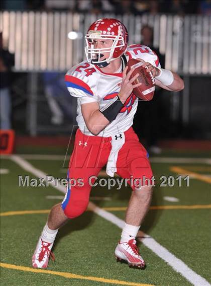Thumbnail 2 in Manatee vs. St. Thomas Aquinas (FHSAA 5A Semifinal) photogallery.