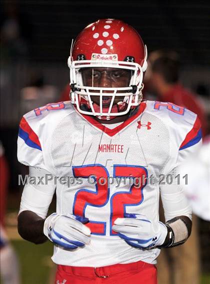 Thumbnail 1 in Manatee vs. St. Thomas Aquinas (FHSAA 5A Semifinal) photogallery.