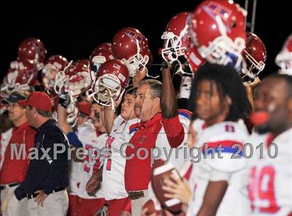 Thumbnail 1 in Manatee vs. St. Thomas Aquinas (FHSAA 5A Semifinal) photogallery.